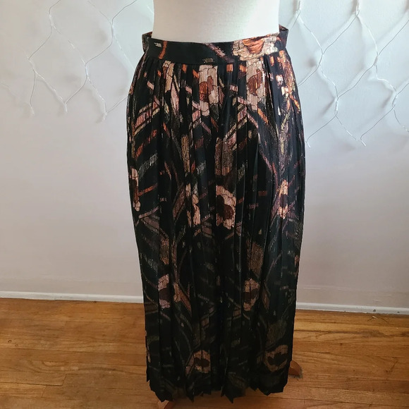 Vintage Black Metallic Skirt / Saks Fifth Avenue / Size 12 - Picture 4 of 7